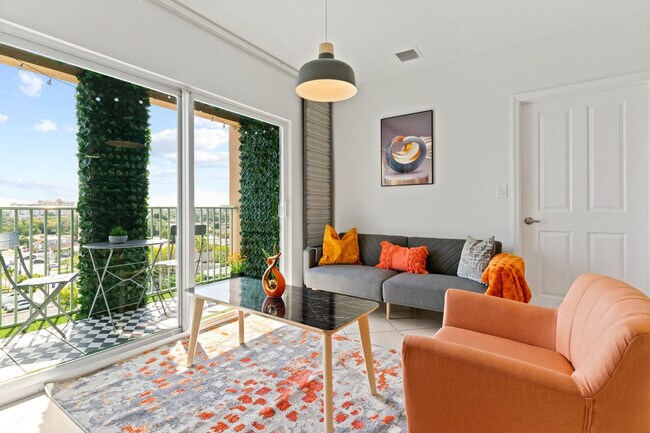 2280 SW 32nd Ave, Unit SI ID1056260P in Miami, FL - Foto de edificio - Building Photo