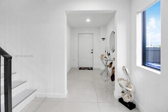 320 NW 13th Ct in Florida City, FL - Building Photo - Building Photo