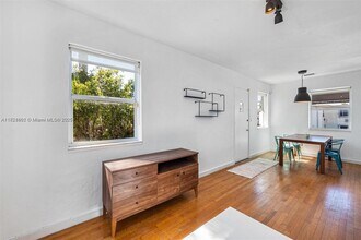 4015 Meridian Ave in Miami Beach, FL - Building Photo - Building Photo