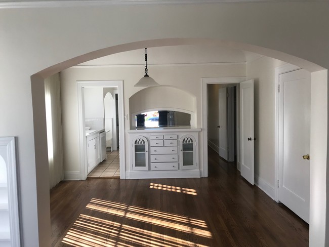 2833 Somerset Dr in Los Angeles, CA - Building Photo - Building Photo