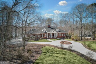300 Island Cove Dr in Newnan, GA - Building Photo - Building Photo