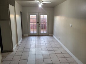 3351 E Andy St in Long Beach, CA - Foto de edificio - Building Photo