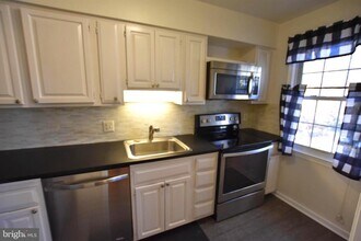 2228 Washington Ave-Unit -301 in Silver Spring, MD - Building Photo - Building Photo