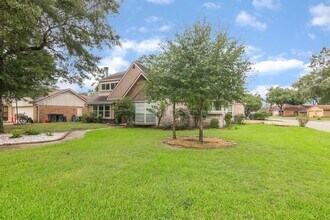 17423 Baronshire Dr in Houston, TX - Building Photo - Building Photo