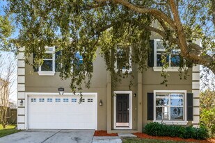 1915 Crestridge Dr in Clermont, FL - Building Photo