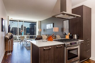 110 W Wacker Dr in Chicago, IL - Foto de edificio - Building Photo