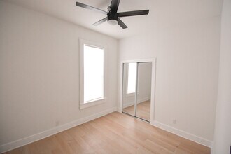 812 W Russell Pl, Unit 812 A in San Antonio, TX - Building Photo - Building Photo