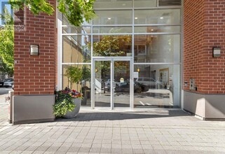400-400 Capilano Rd in Port Moody, BC - Building Photo - Building Photo