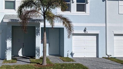 373 SE Sea Hunt Wy in Stuart, FL - Building Photo - Building Photo