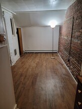 683 State St, Unit Garden 1 in Portsmouth, NH - Building Photo - Building Photo