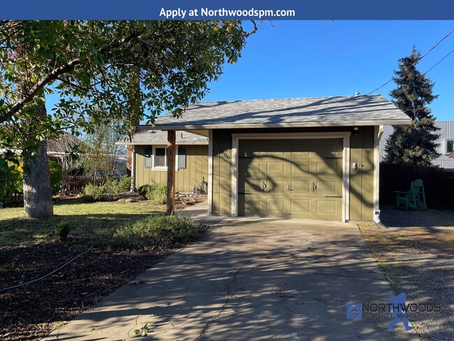 506 W 5th St in Phoenix, OR - Building Photo - Building Photo