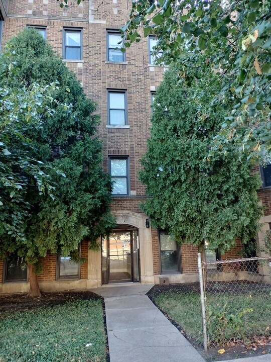 8000 S Hermitage Ave in Chicago, IL - Building Photo