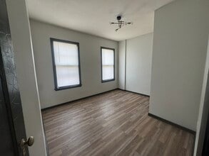 2431 S 34th St in Milwaukee, WI - Building Photo - Building Photo