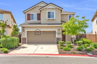 6112 Mehrten Cir in Rocklin, CA - Building Photo