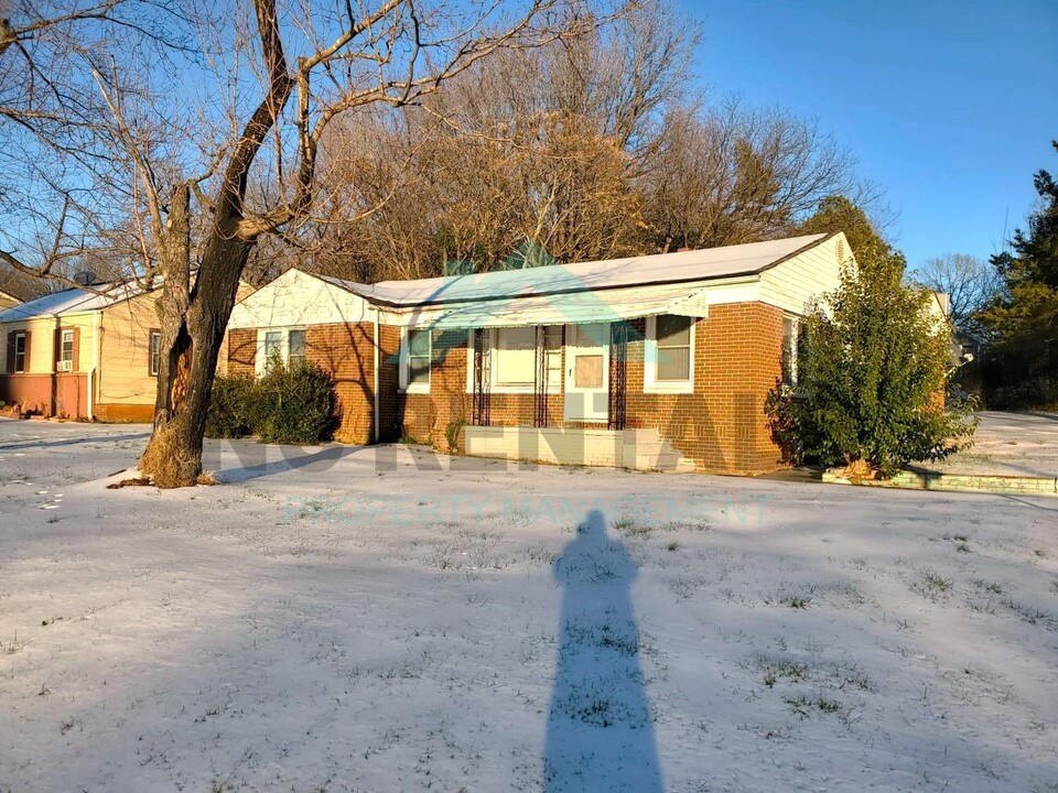 907 Lowdermilk St in Greensboro, NC - Building Photo