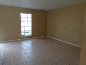 300 Rice St in Angleton, TX - Building Photo - Building Photo