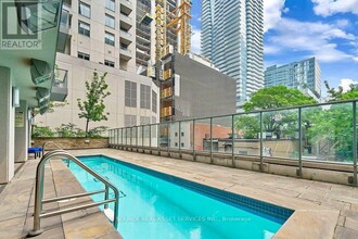 21-1121 Balmuto St in Toronto, ON - Building Photo - Building Photo