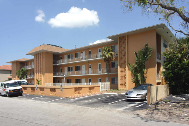 3061 NE 49th St in Fort Lauderdale, FL - Building Photo - Building Photo