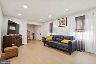 127 Toledo Ln in Willingboro, NJ - Building Photo - Building Photo