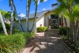 223 Forest Hills Blvd in Naples, FL - Building Photo - Building Photo