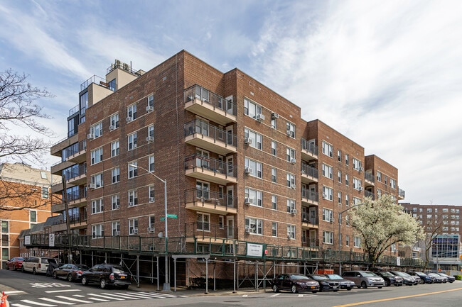 3720 Independence Ave in Riverdale, NY - Foto de edificio - Building Photo