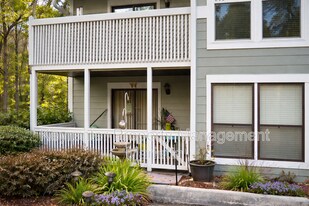 1400 Summit N Dr in Atlanta, GA - Building Photo