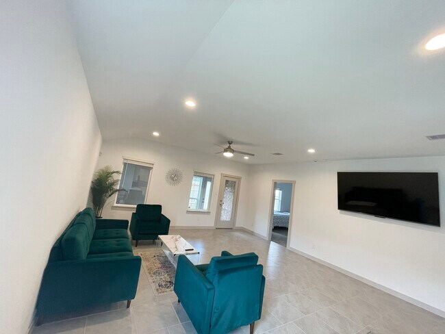 property at 3902 Itzle Is Ct