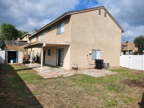 6839 John Dr in Riverside, CA - Building Photo - Building Photo