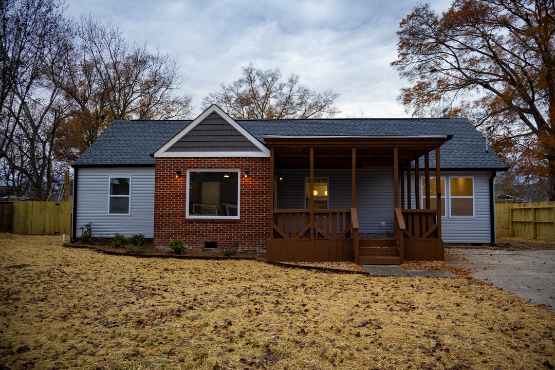 1615 Castleberry Ave in Chattanooga, TN - Building Photo