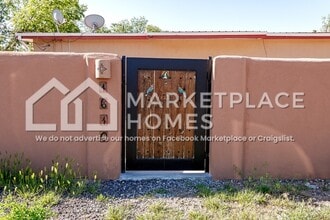 1610 Jay St in Santa Fe, NM - Foto de edificio - Building Photo