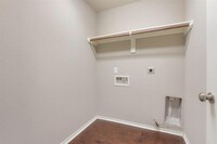 100 Brookside Dr photo'
