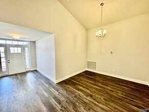 242 Poppy Trl in Meridianville, AL - Foto de edificio - Building Photo