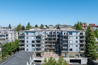 Adelaide in Seattle, WA - Foto de edificio - Building Photo