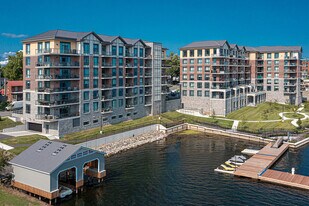 129 South St in Gananoque, ON - Building Photo