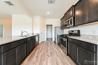 424 Micah Ln in Ferris, TX - Building Photo - Building Photo