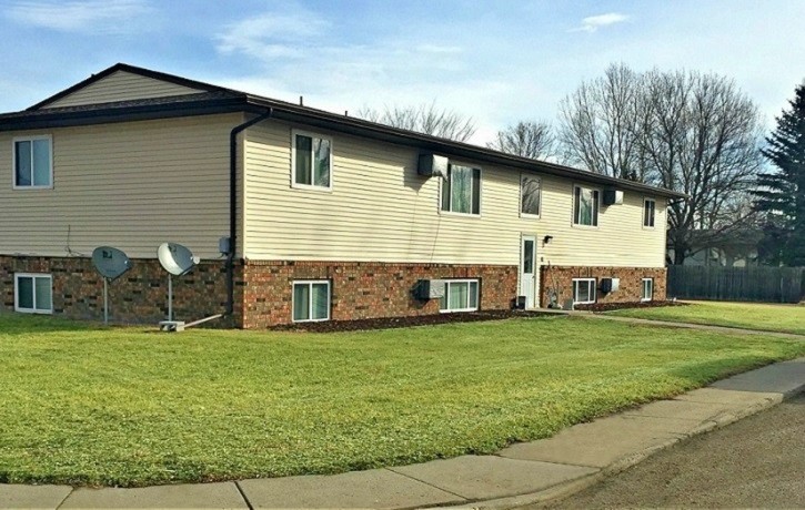 North Star Apartments in Hazen, ND - Building Photo