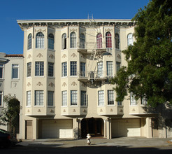 65 Cervantes Blvd in San Francisco, CA - Foto de edificio - Building Photo