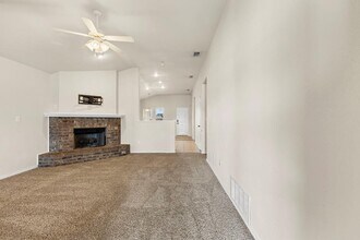 304 E 94th St in Odessa, TX - Building Photo - Building Photo