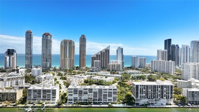3201 NE 183rd St in Aventura, FL - Building Photo - Building Photo