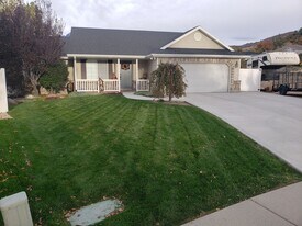 443 E Leah Day Cv in Draper, UT - Building Photo