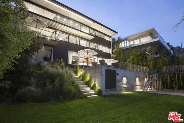1456 Sunset Plaza Dr in Los Angeles, CA - Building Photo - Building Photo