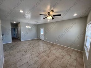 3821 Lockhaven Dr in Clovis, NM - Building Photo - Building Photo