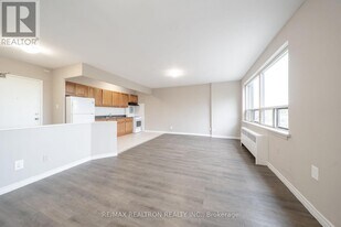 468 Ottawa St N in Hamilton, ON - Building Photo