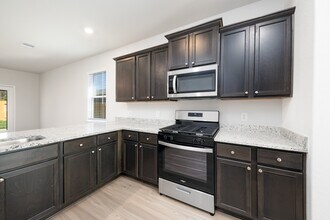 15450 Maple Ter Dr in Conroe, TX - Building Photo - Building Photo