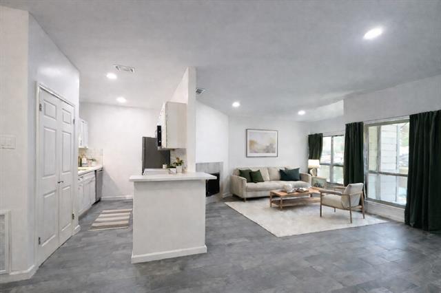 9600 Royal Ln in Dallas, TX - Foto de edificio