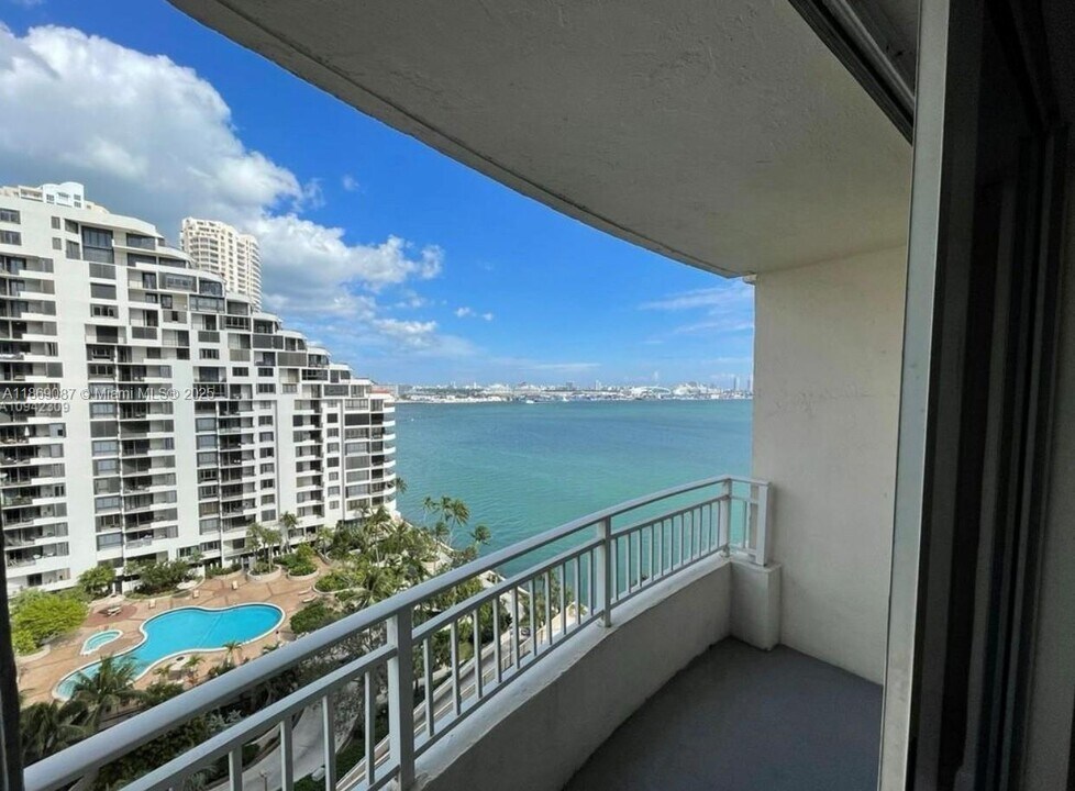 770 Claughton Island Dr, Unit 1507 in Miami, FL - Building Photo