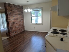 822 Dutch Mill Dr in Ballwin, MO - Building Photo - Building Photo