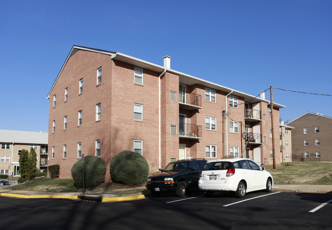 Spring Gardens Apartments in Alexandria, VA - Building Photo - Building Photo