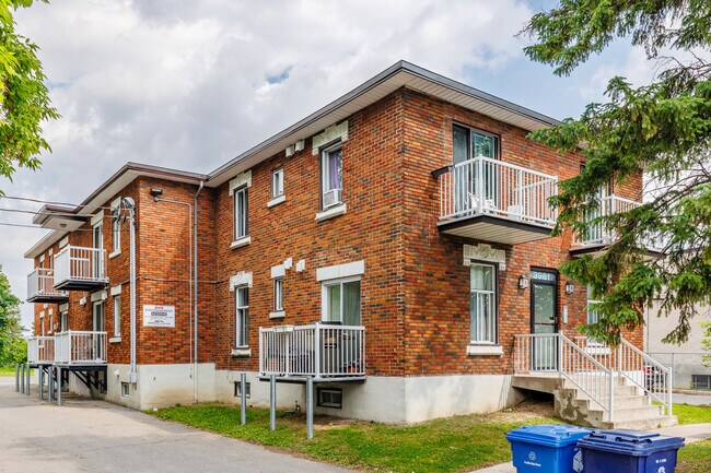 3981 Du Souvenir Ch in Laval, QC - Building Photo - Building Photo