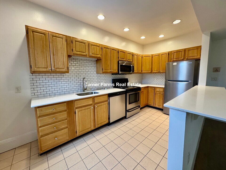 1402 Beacon St, Unit 1404-3 in Brookline, MA - Foto de edificio